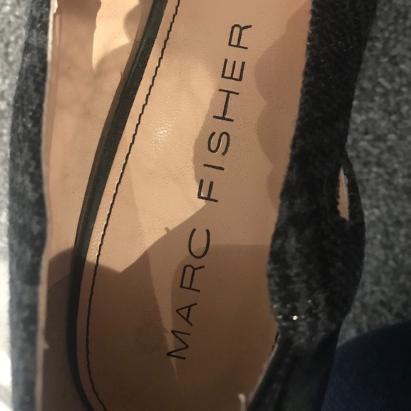 Black and gray plaid shoe - Picture 3 of 9